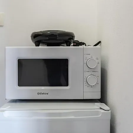 Serene With Balcony By Pikhost * ゴーレム